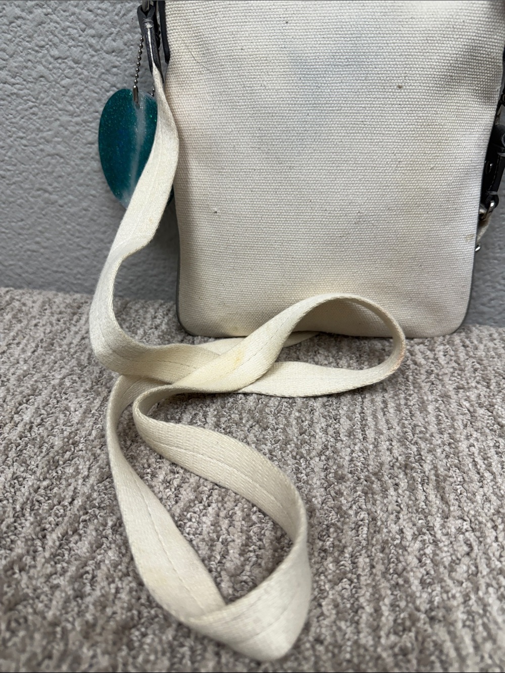 Coach Cream Canvas Crossbody with Teal Starfish Motif - Picture 9 of 11